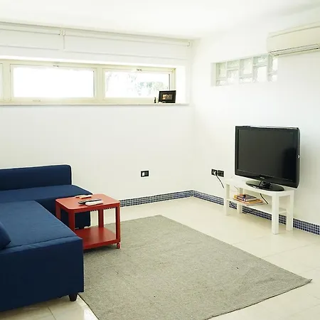 Loft With Private Garden Close To Shops Italy 公寓 费尔莫