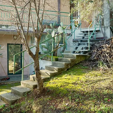 Loft With Private Garden Close To Shops Italy