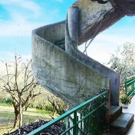 Loft With Private Garden Close To Shops Italy *