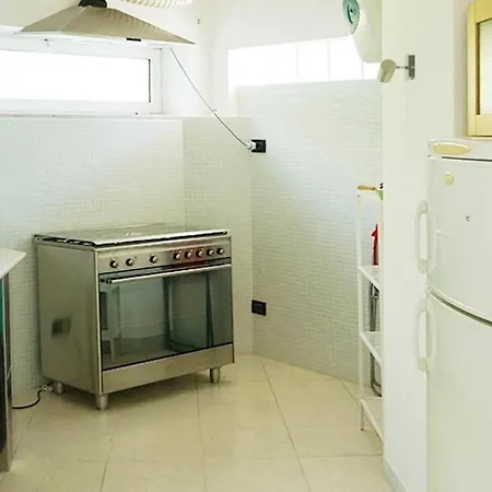 公寓 Loft With Private Garden Close To Shops Italy 费尔莫